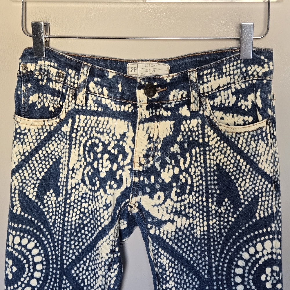 Free People Discharge Bali Flare Jeans Blue Boho Hippie Low Rise Size 24 - Picture 4 of 10